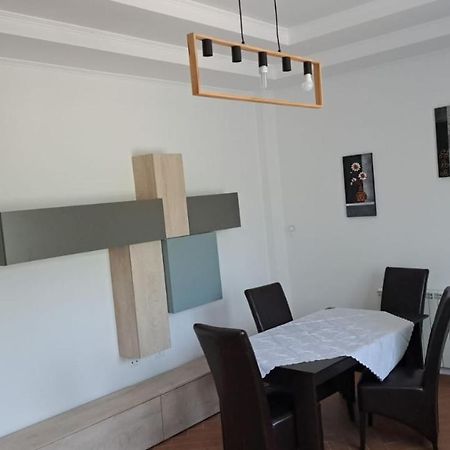 Casa Francesca Appartement Comanesti  Buitenkant foto