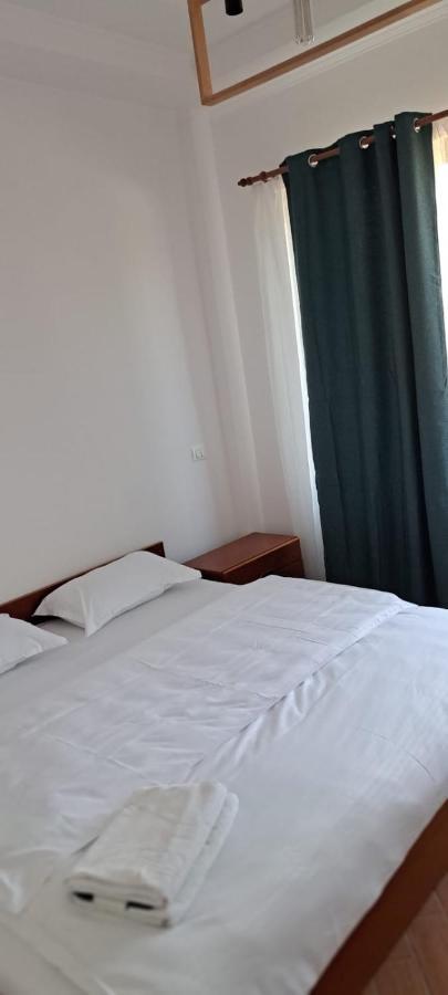 Casa Francesca Appartement Comanesti  Buitenkant foto