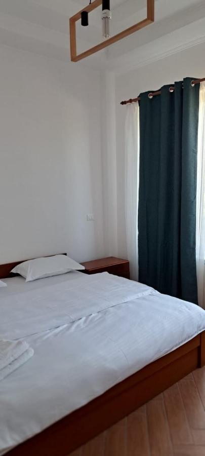 Casa Francesca Appartement Comanesti  Buitenkant foto