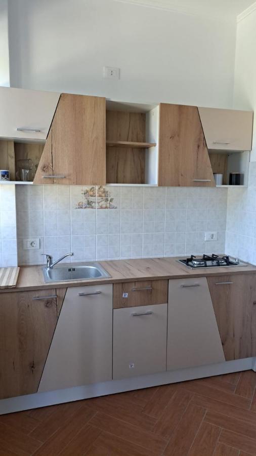 Casa Francesca Appartement Comanesti  Buitenkant foto