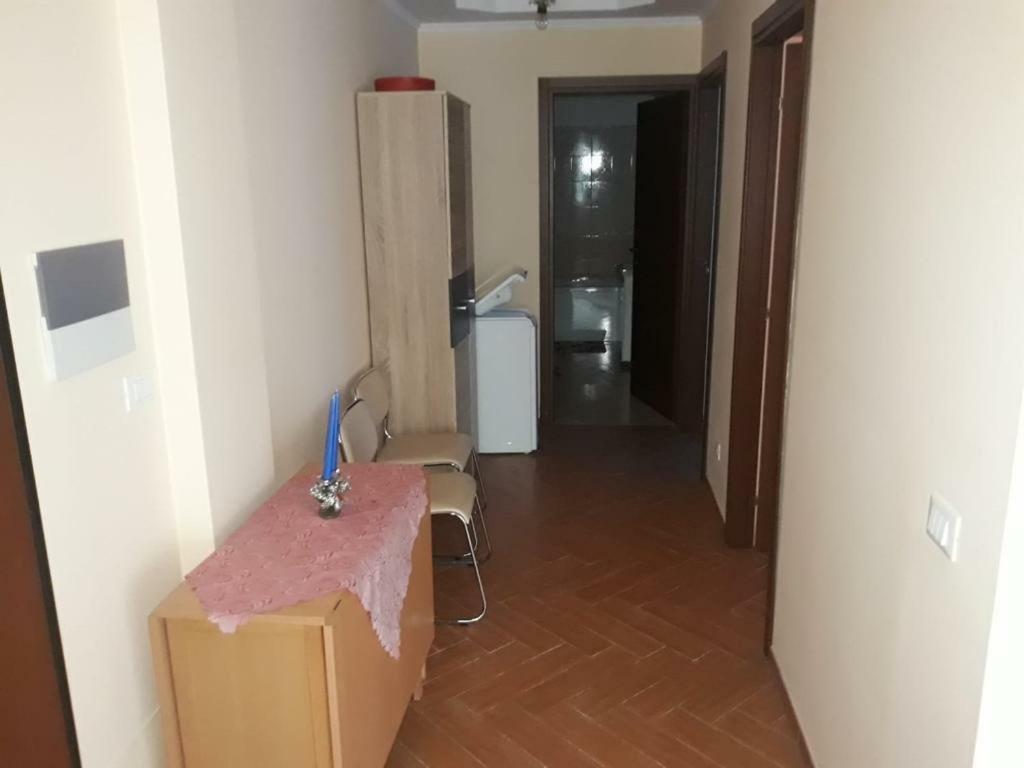 Casa Francesca Appartement Comanesti  Buitenkant foto