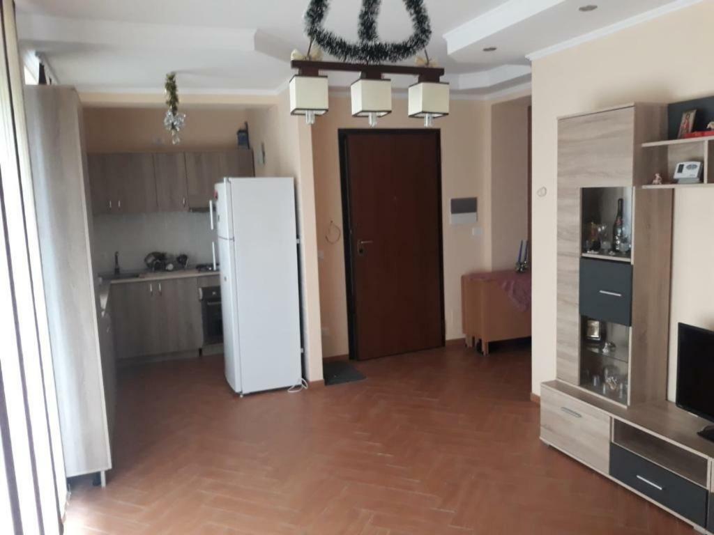 Casa Francesca Appartement Comanesti  Buitenkant foto